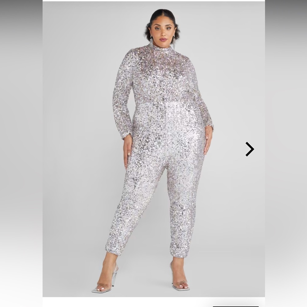 Awesome sequin catsuit. Stunning!